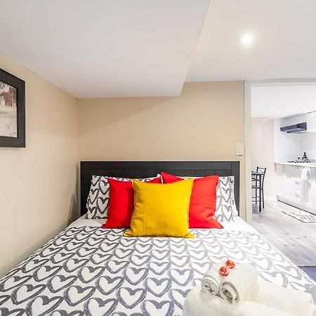 Newly Renovated - Cozy 1Br Apt With Netflix - Prime Location Toronto Dış mekan fotoğraf