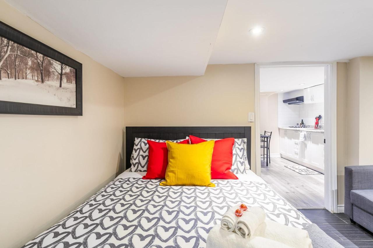 Newly Renovated - Cozy 1Br Apt With Netflix - Prime Location Toronto Dış mekan fotoğraf