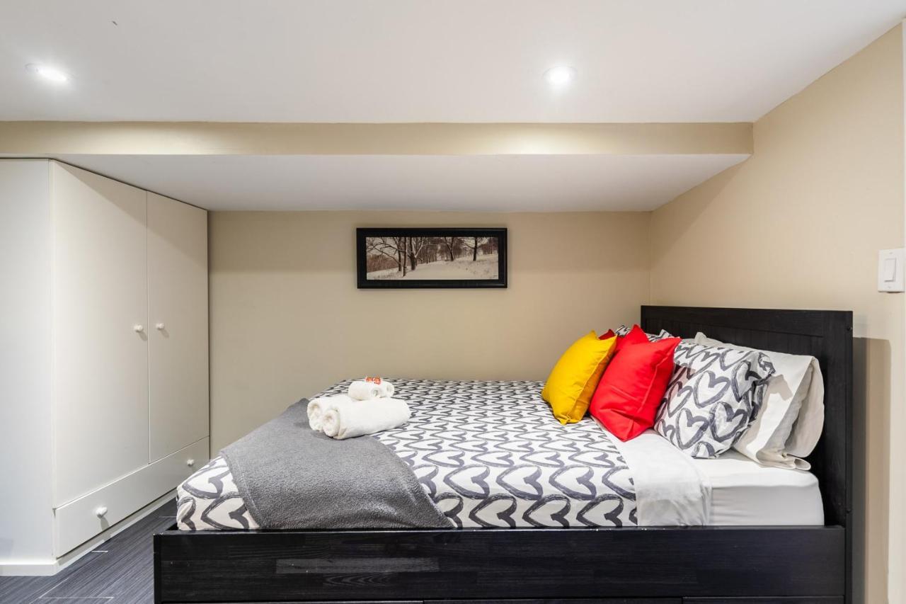 Newly Renovated - Cozy 1Br Apt With Netflix - Prime Location Toronto Dış mekan fotoğraf